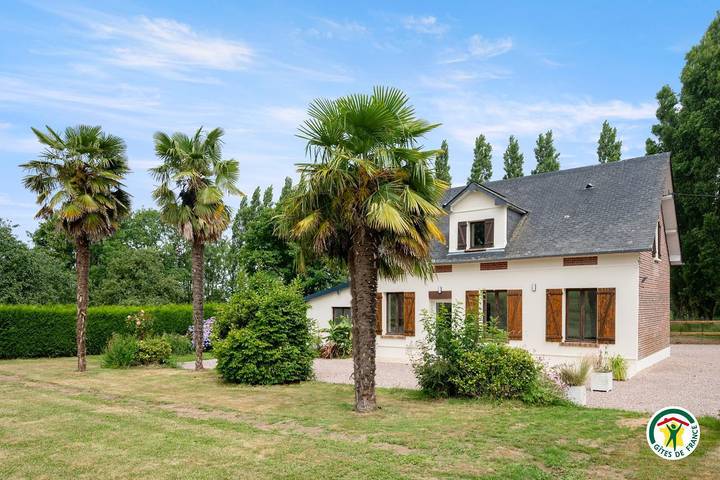 Gîte pour 8 personnes, avec jardin et terrasse à Bréauté