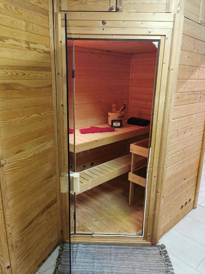 Ferienwohnung für 4 Personen, mit Whirlpool und Garten sowie Sauna in Lühmannsdorf