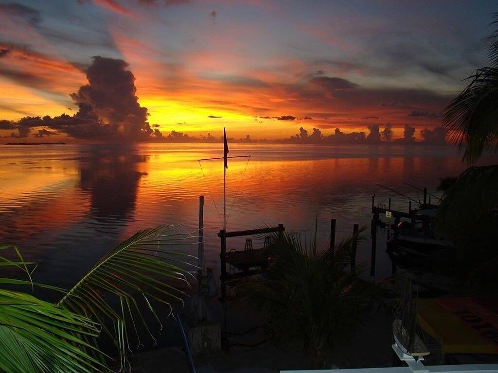 Sunset Villas - Affordable Open Waterfront Accommodations with Dockage & Ramp in Duck Key, Monroe County
