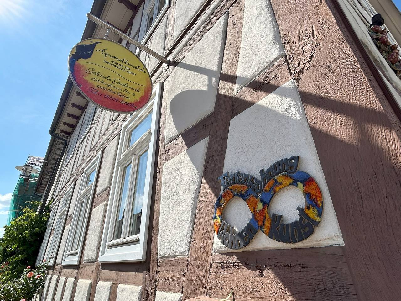 Ferienwohnung Wohnen und Kunst - Erdgeschoßwohnung im Fachwerkhaus mit Freisitz für 4 Personen in Bad Rodach, Oberes Maintal - Coburger Land