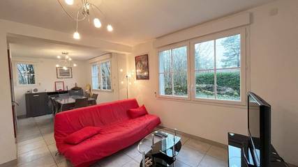 Gîte pour 4 personnes, avec jardin à Hautecour