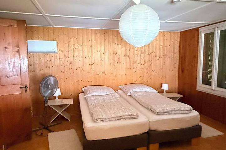 Comfortable vacation home overlooking Lake Thun and the Alpine chain in Sigriswil, Lake Thun