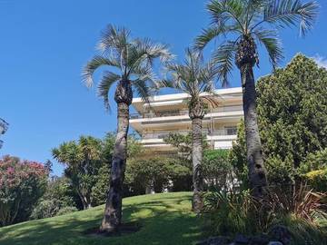 Gîte pour 4 personnes, avec jardin ainsi que piscine et bassin pour enfant dans Chateau Et Parc Vallombrosa Cannes