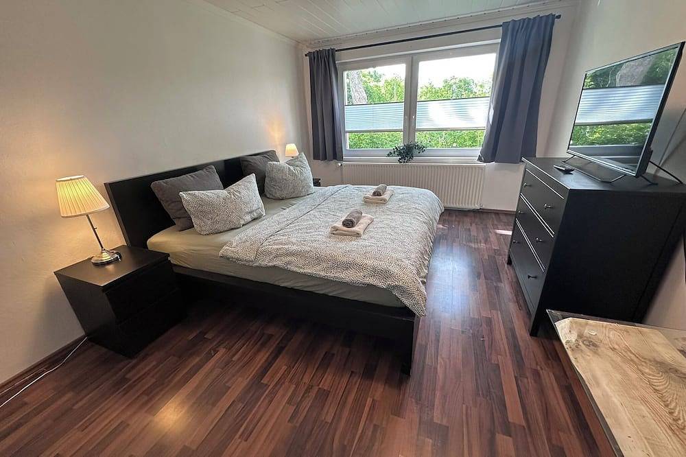 Ferienhaus Eickhof mit Kamin, Billard, Tischtennis, Kicker und gratis W-Lan in Warnow (bei Bützow), Naturpark Nossentiner/Schwinzer Heide