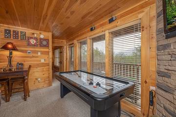 Log Cabin for 18 Guests in Sevier County, Picture 1