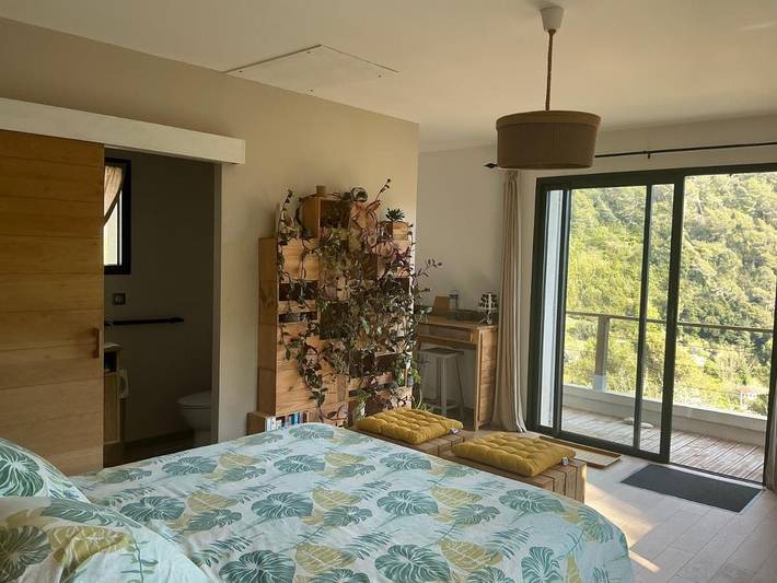 Location de vacances pour 2 personnes, avec terrasse ainsi que vue et jardin, animaux acceptés à Cantaron - 3