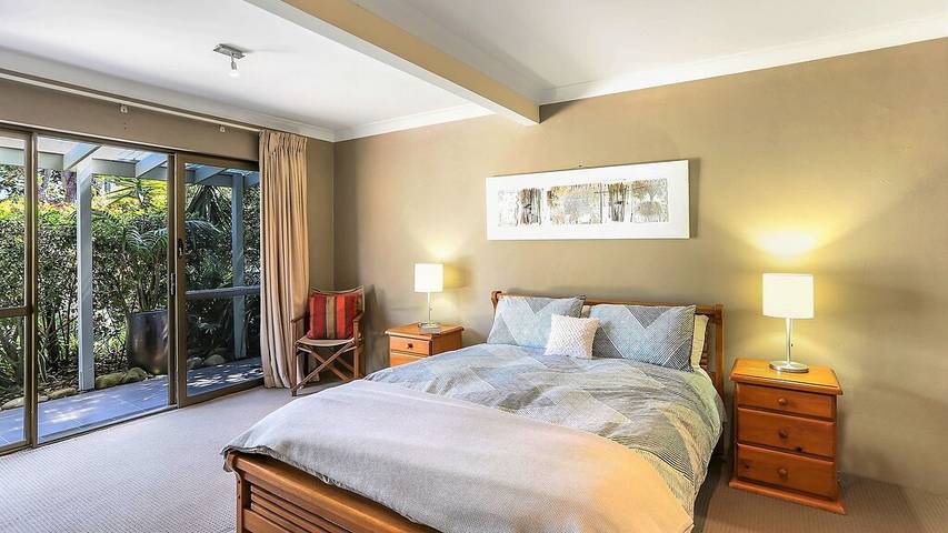 Holiday home for 8 people, with terrace and garden, with pets in Noosa Heads