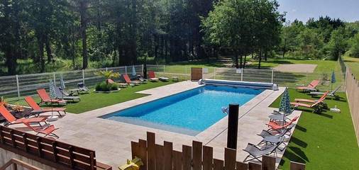 Location de vacances pour 14 personnes, avec piscine ainsi que jardin et terrasse à Tour-en-Sologne