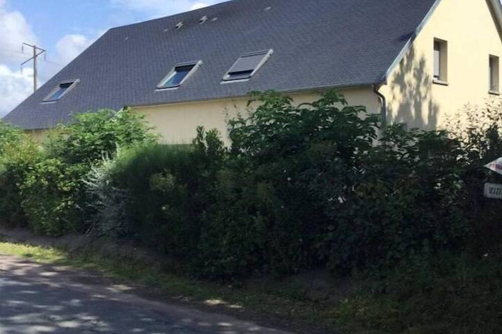Gîte pour 4 personnes, avec jardin à Saint-Planchers