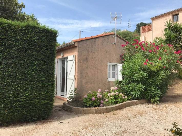 Gîte pour 6 personnes, avec terrasse, animaux acceptés dans Plage de La Fossette - 2