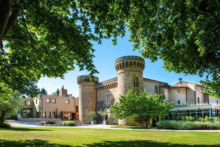 Hôtel pour 2 personnes, avec sauna ainsi que piscine et jardin, animaux acceptés