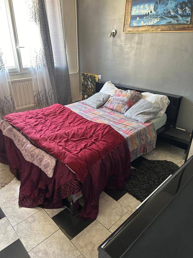 Appartement de vacances entier, Deluxe Double or Twin Room in Creil, Oise