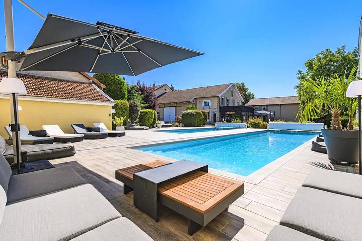 Gîte pour 20 personnes, avec Terrasse dans Souain-Perthes-lès-Hurlus