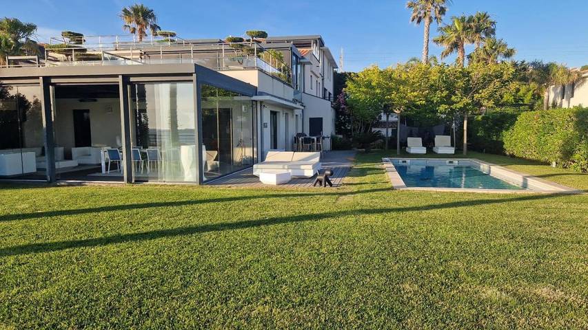 Location de vacances pour 6 personnes, avec vue ainsi que piscine et jardin dans Plage de La Gorguette - 3