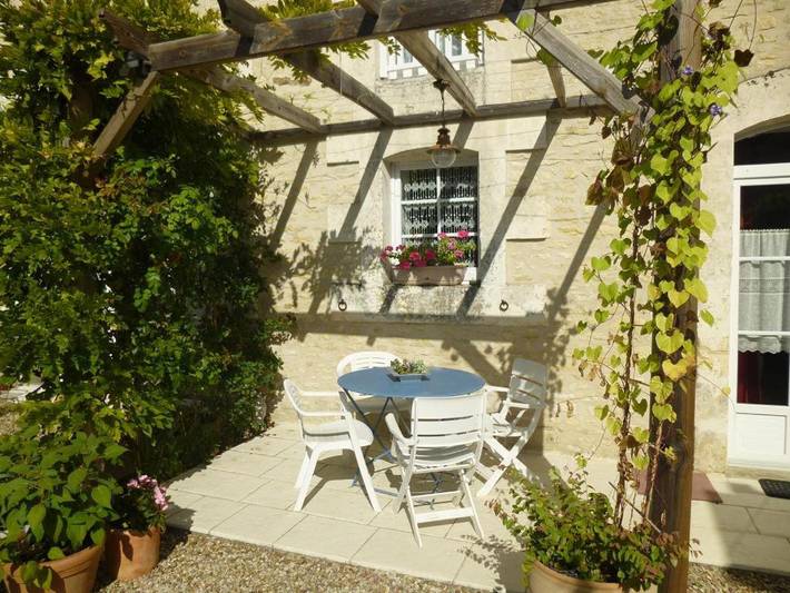 Location de vacances pour 4 personnes, avec terrasse à Charrais - 2