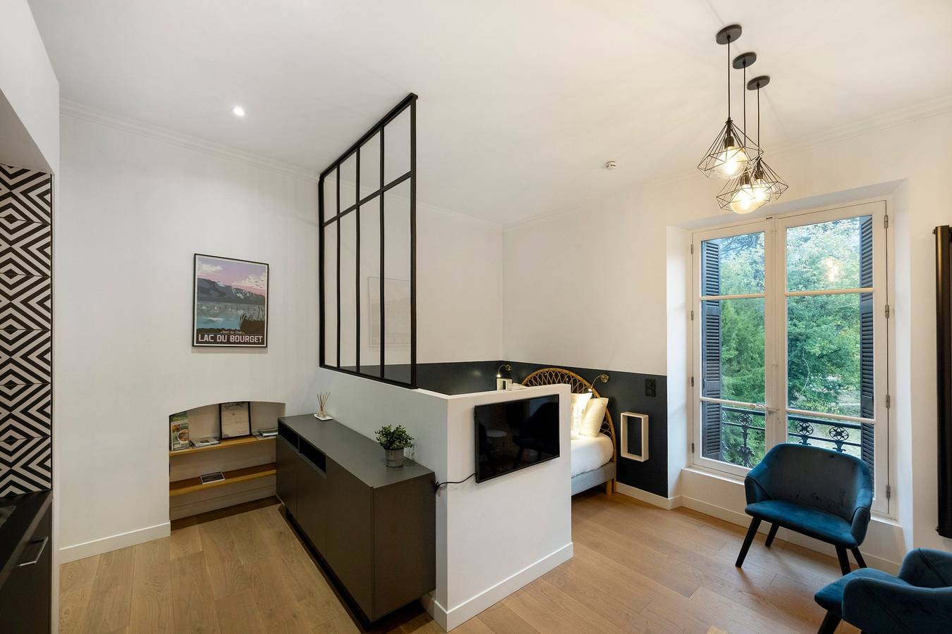 Entire apartment, Apartment 'Studio 3 Étoiles Le Bernascon' with Wi-Fi in Aix-les-Bains, Chambéry region