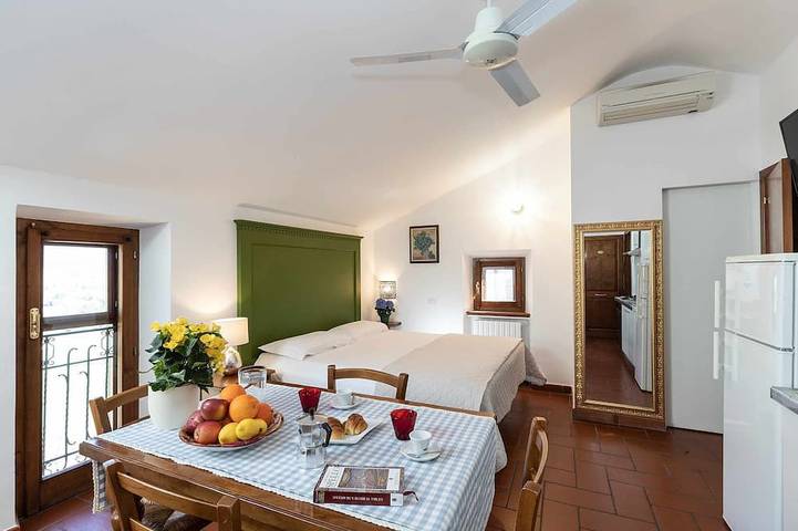 Appartamento intero, Topazio appartamento in centro storico con vista valle in Spello, Perugia e dintorni