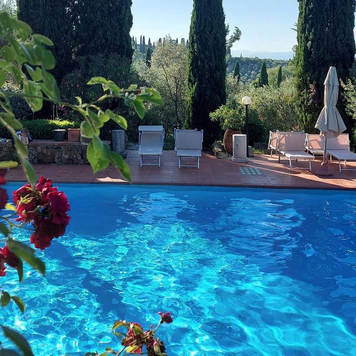 Agriturismo per 8 persone, con panorama e giardino nonché piscina a Firenze
