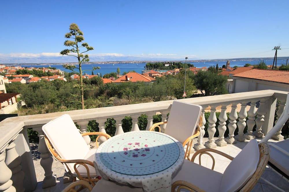 Apartamento entero, Apartamento-estudio con terraza y vista al mar Preko, Ugljan (As-8224-b) in Preko, Uglijan