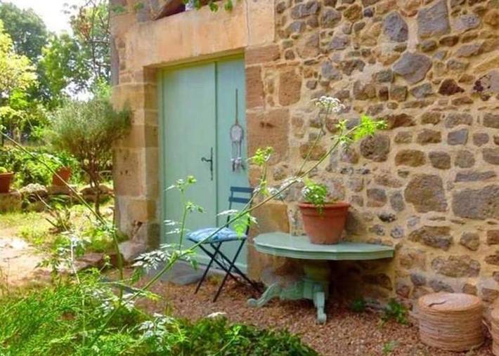 Location de vacances pour 4 personnes, avec vue ainsi que jardin et piscine dans Terres-de-Haute-Charente - 4