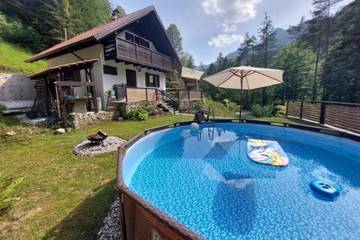 Gîte pour 5 personnes, avec piscine et terrasse, animaux acceptés à Tolmin