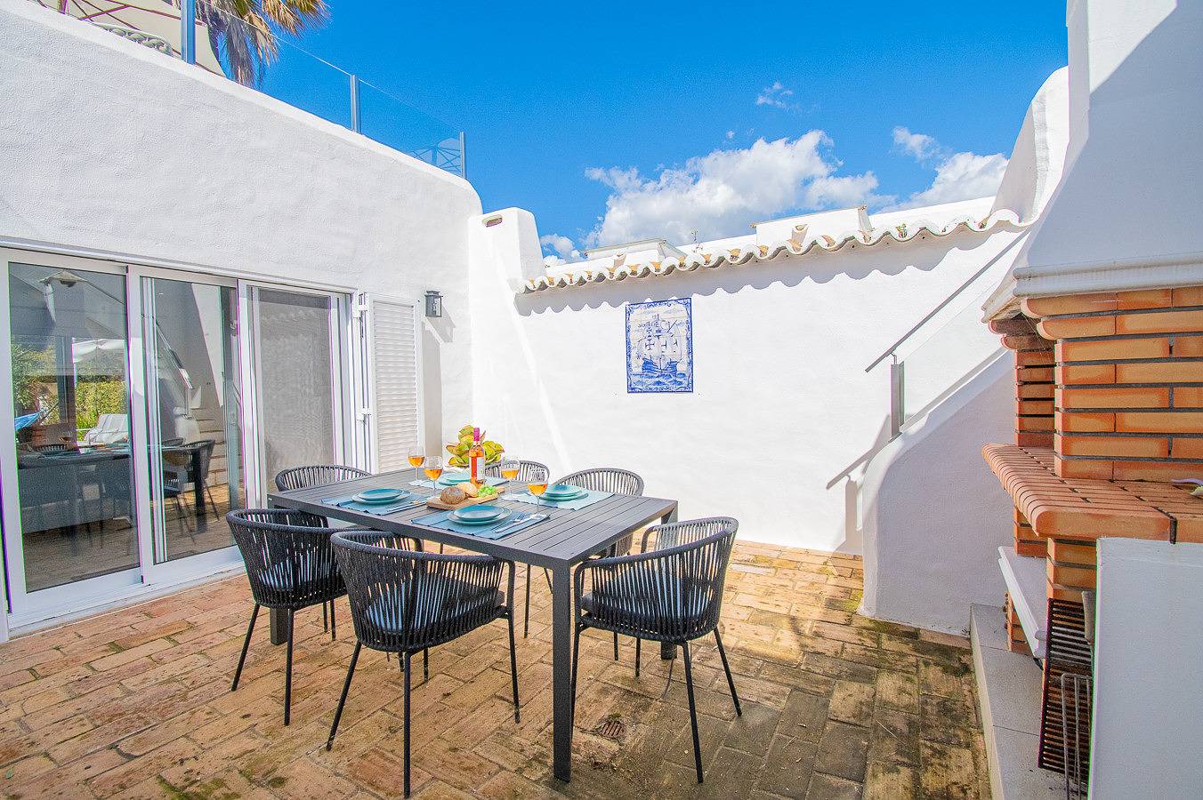 Casa Covo dos Tigres in Carvoeiro, Lagoa