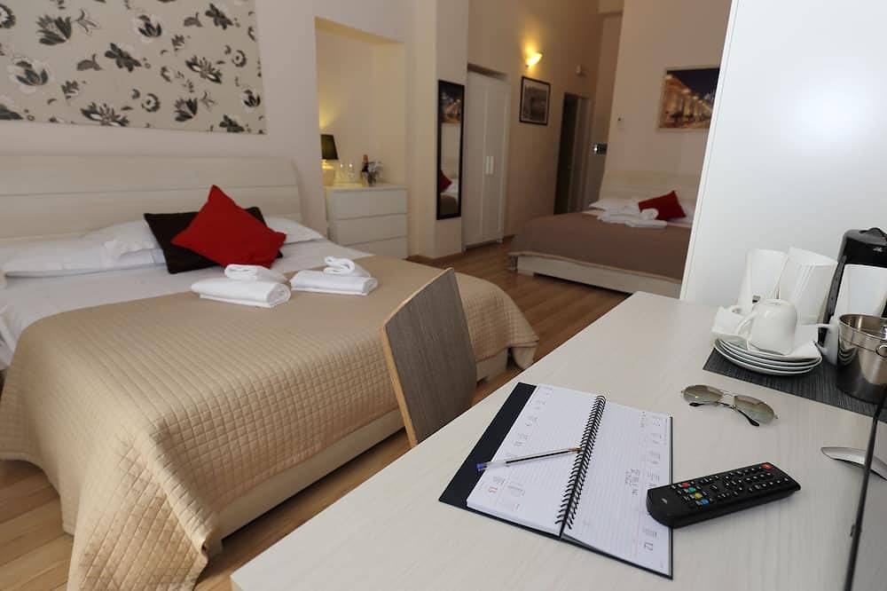 Bed And Breakfast for 4 People in Rome, Rome Province