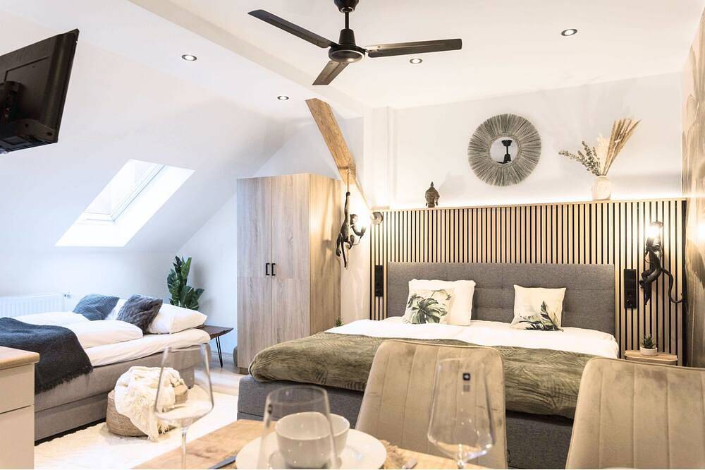 Ganze Wohnung, Baliapartment, Küche, Parkplatz, 24h Digital Checkin, Wlan 150Mbit in Hof, Oberfranken