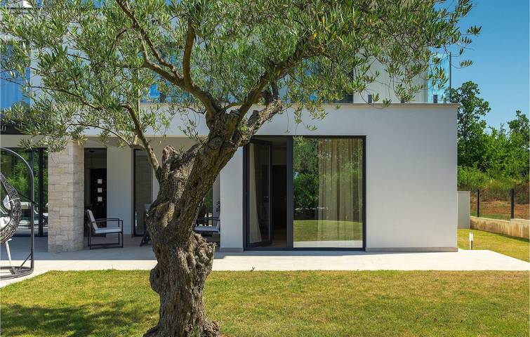 Ferienhaus für 10 Personen, mit Garten in Kosinozici