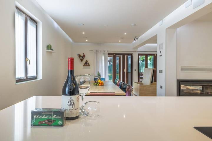 Casa de vacaciones para 14 personas, con jardín además de sauna y balcón, Se admiten mascotas en Pirineo Navarro - 2