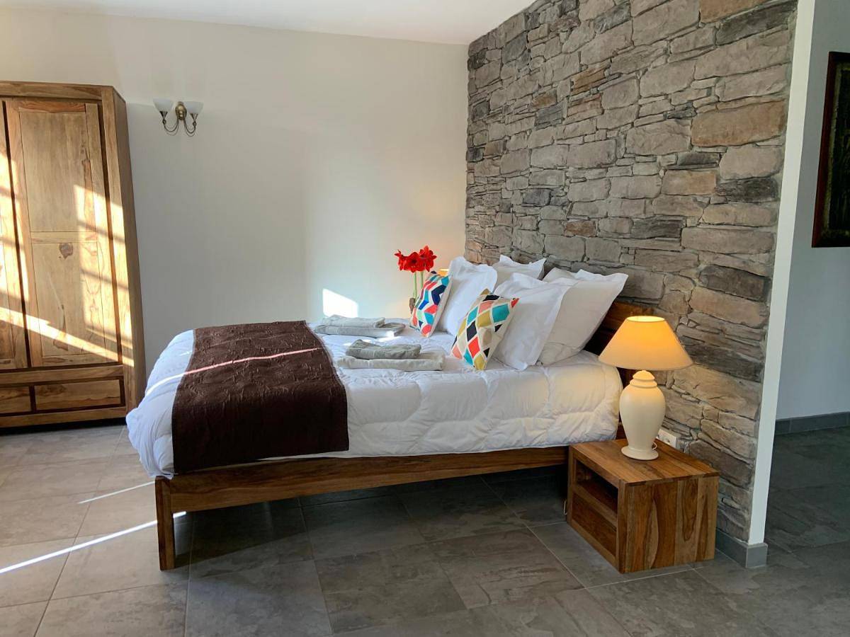 King Room with Garden View in Saint-Alban-Auriolles, Ardèche