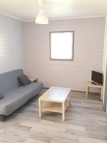 Gîte pour 6 personnes, avec terrasse et vue, animaux acceptés à Durban-Corbières