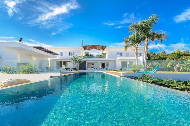 Holiday rental for 12 people, with garden in Protaras