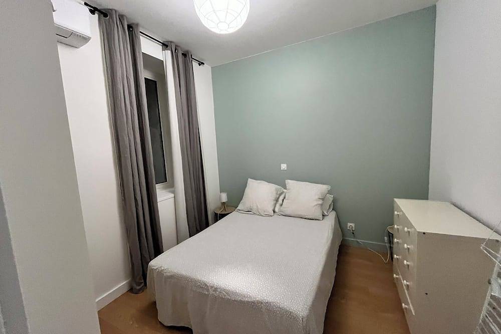 Appartement entier, Beau 3 Pièces Climatisé idéalement situé en Centre Ville Vue sur le Canal in Sète, Côte méditerranéenne (France)