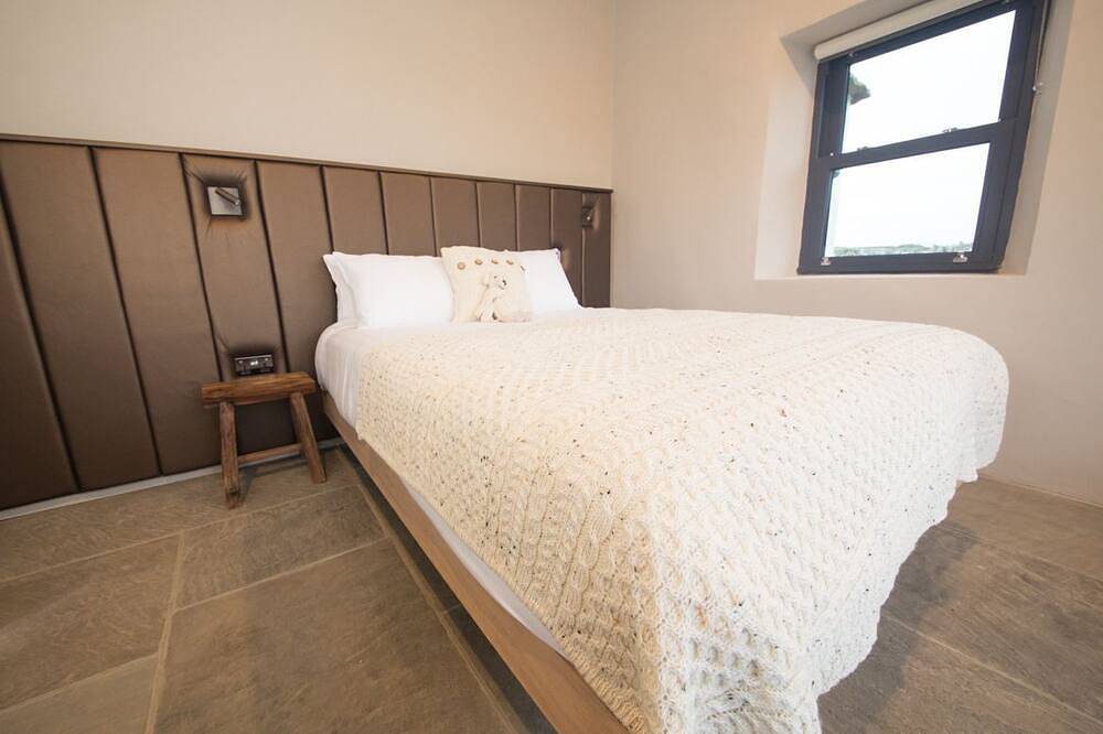 Quaint and Luxurious Cottage overlooking Doolin and the Aran Islands in County Clare