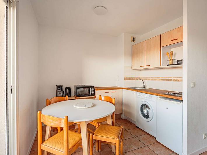Gîte pour 4 personnes, avec Balcon ainsi que Terrasse et Piscine dans Plage La Milady - 4