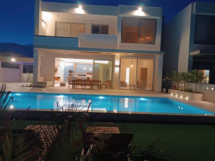 Villa for 8 people, with hot tub and garden as well as pool and sauna in Larnaca District