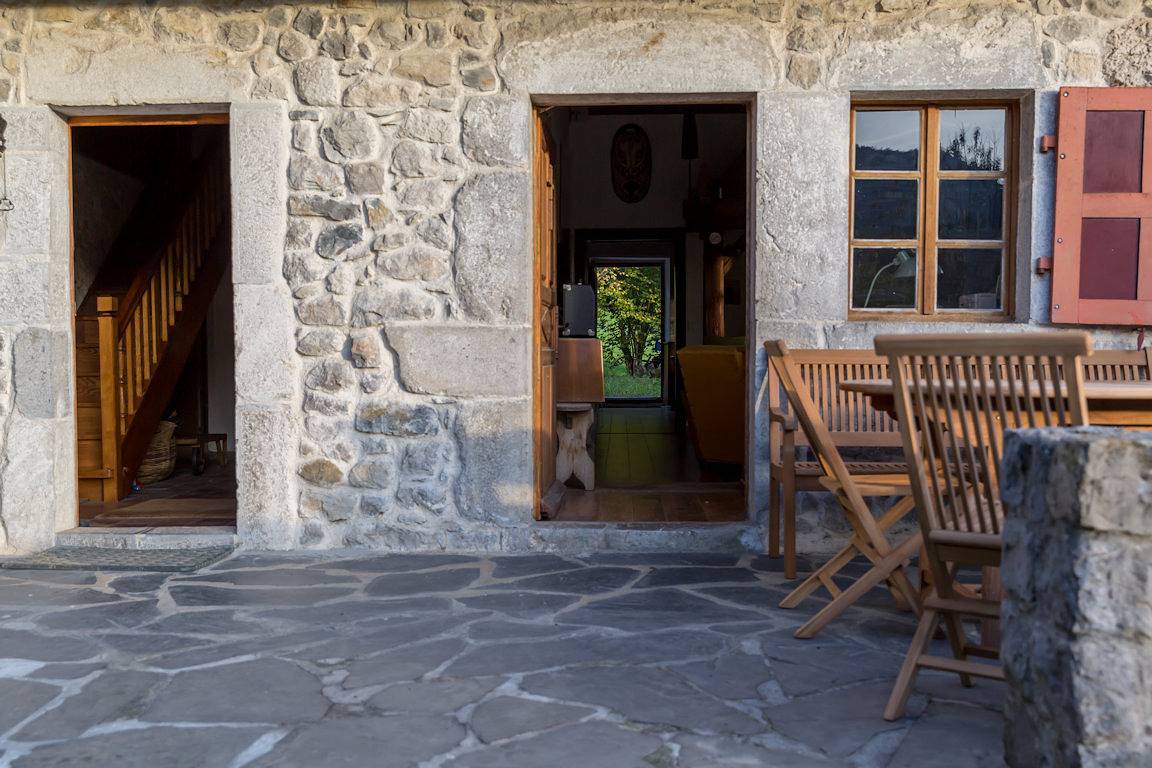 Maison d'hôtes "Chez l'Oncle", à 10 km d'Annecy - Chambre au Nord Est avec Balcon in Dingy-Saint-Clair, Région d'Annecy