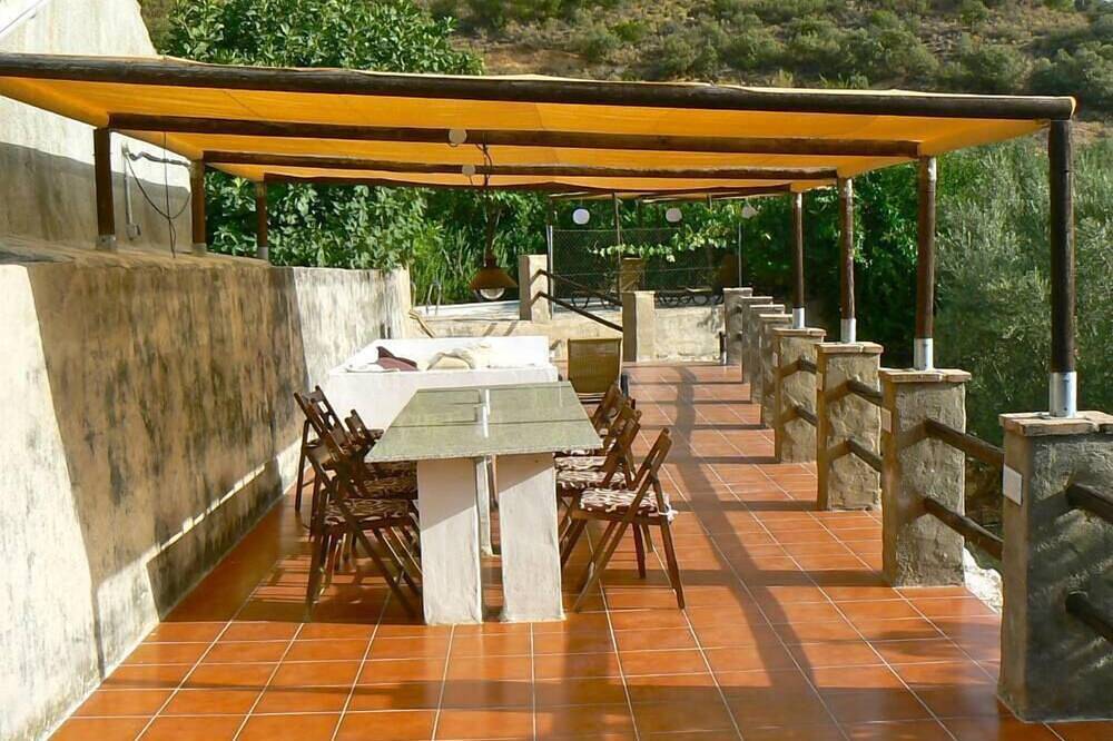 Molino Lorca ofrece un alojamiento en el molino retaurado antiguo. in Montefrío, Provincia de Granada