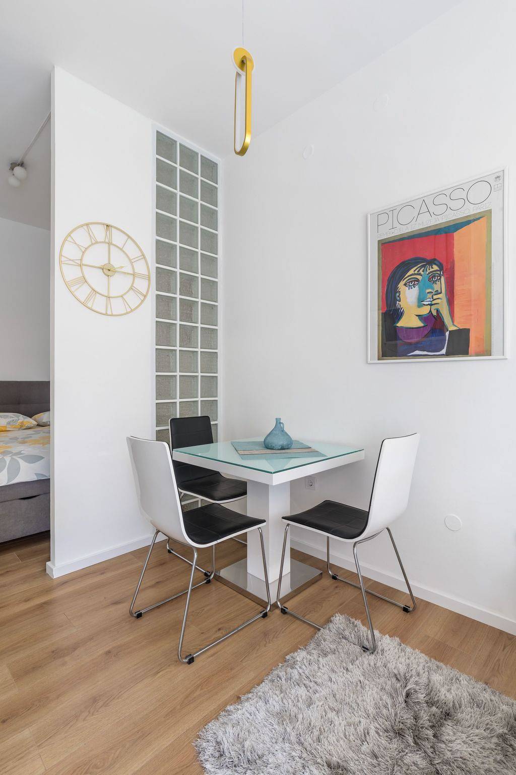 Entire apartment, Studio im Erdgeschoss, beim berühmten Znjan-Strand in Split, Split-Dalmatia
