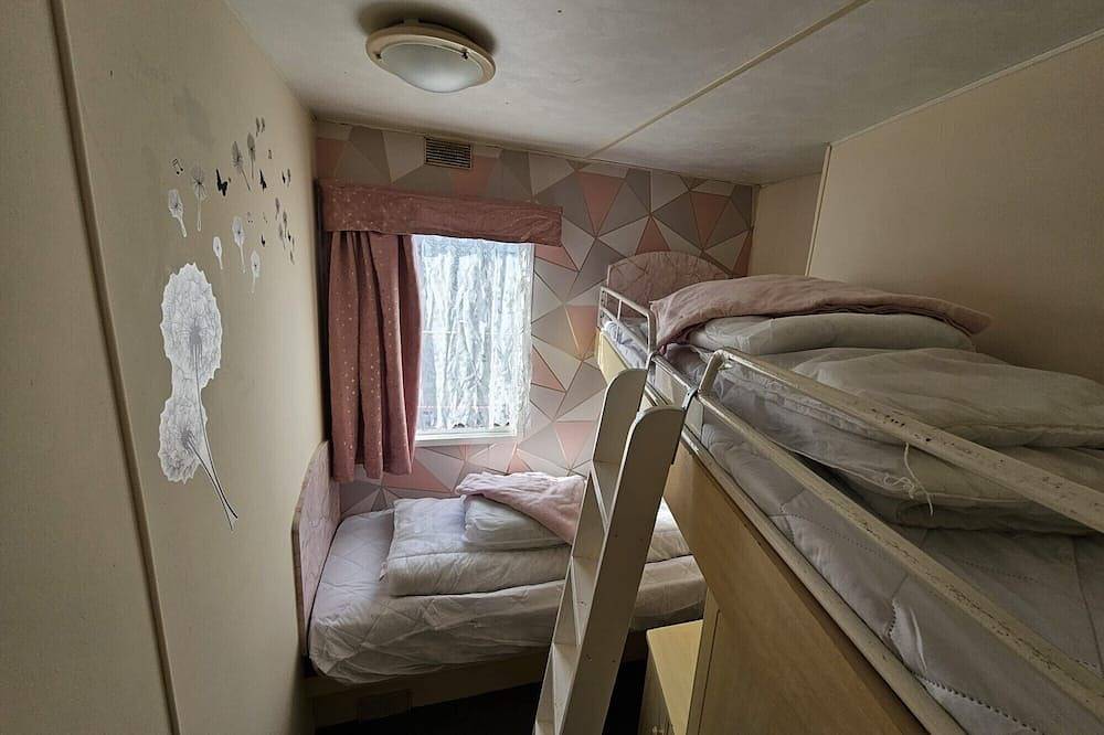 Ingoldmells - Caravan- Sleeps 8 - Seaside - Wi-Fi in Ingoldmells, Lincolnshire