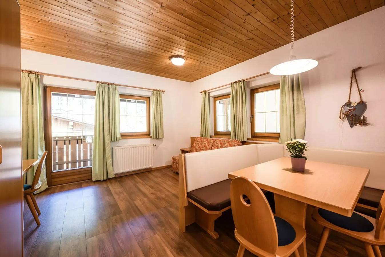 Entire apartment, Farm Stay at Angererhof – Apartment 'Hannes' with Mountain View, Garden & Wi-Fi in Sand in Taufers, South Tyrol