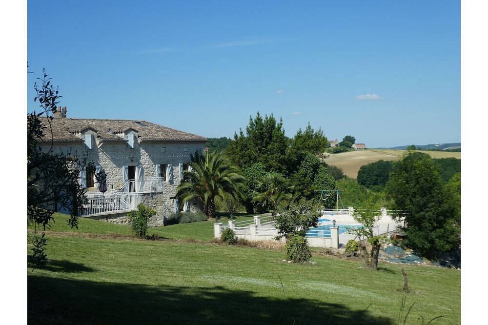 Quercy house, open view, private pool - 15 people in Saint-Nazaire-de-Valentane, Quercy