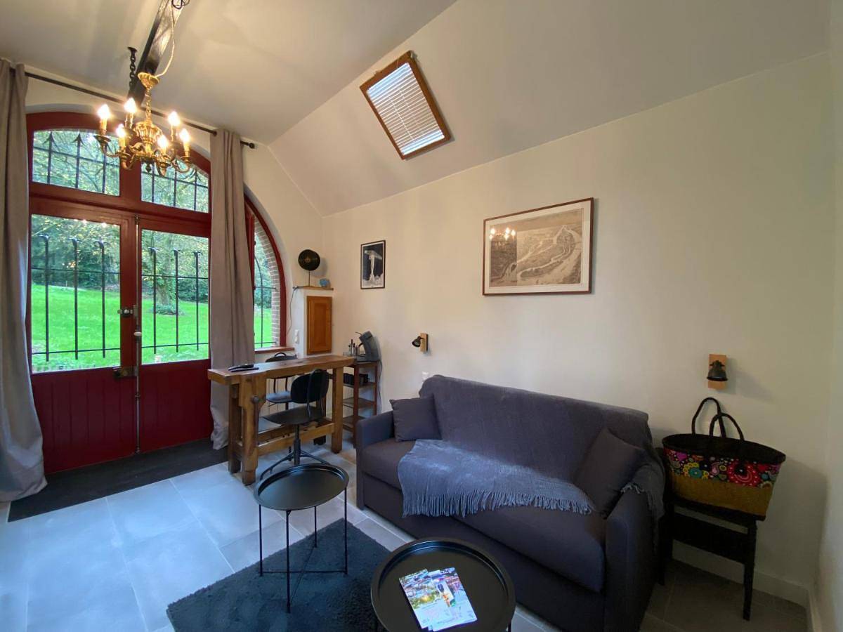 Le Château de John Miles au bord de l’eau in Sucé-sur-Erdre, Région de Nantes