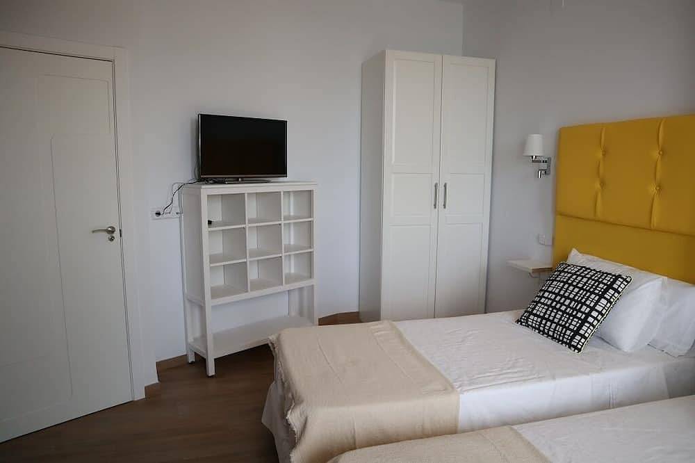 La Casa del Lago a 50 km de Sevilla con piscina privada, wifi gratis, Ac, Bbq in Castilblanco de los Arroyos, Sierra Morena