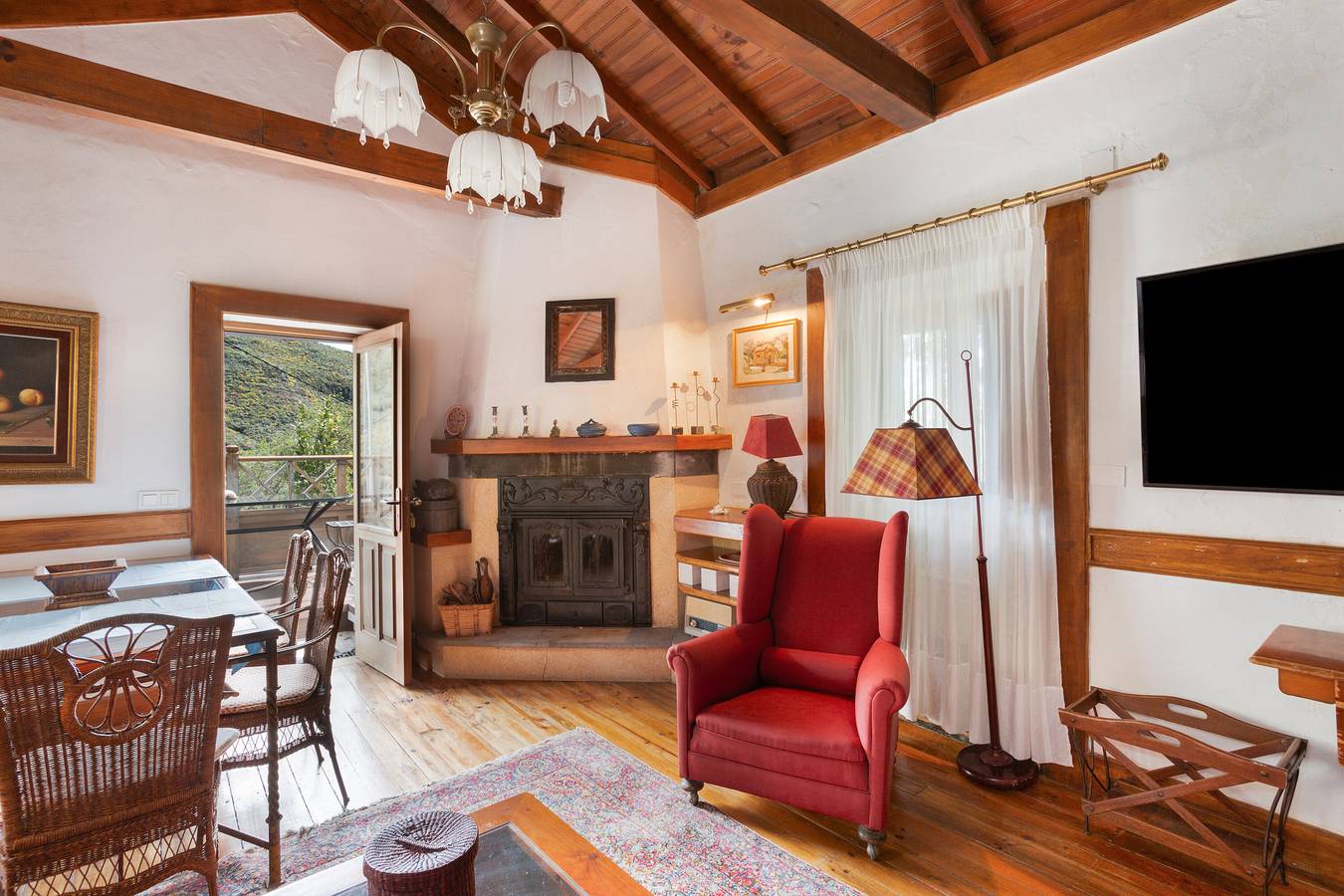 Entire apartment, Vacation 'Main House' with Mountain View, Wi-Fi and Air Conditioning in El Peñón, Vega de San Mateo