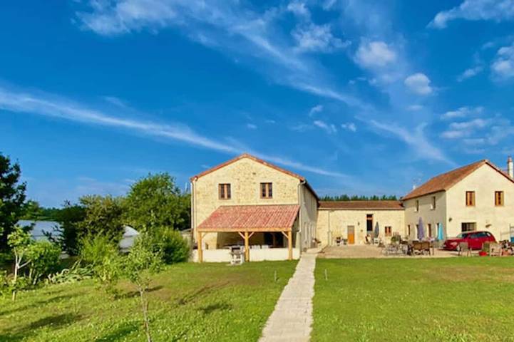 Maison de vacances pour 16 personnes, avec jardin et jacuzzi, animaux acceptés