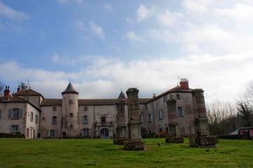 Maison d’hôte pour 2 personnes, avec sauna et jacuzzi ainsi que piscine et jardin dans le Puy-de-Dôme