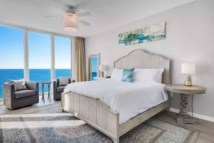 Beach rental for 8 people, with hot tub and balcony as well as pool in Pensacola Beach