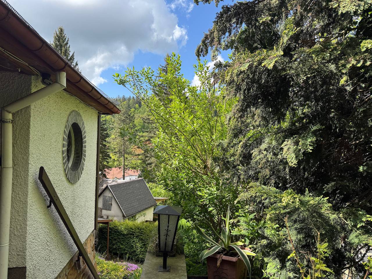 Ferienhaus „Waldhaus Zur Kleinbahn“ mit Bergblick, Gemeinschaftsterrasse und Wlan in Glashütte, Osterzgebirge
